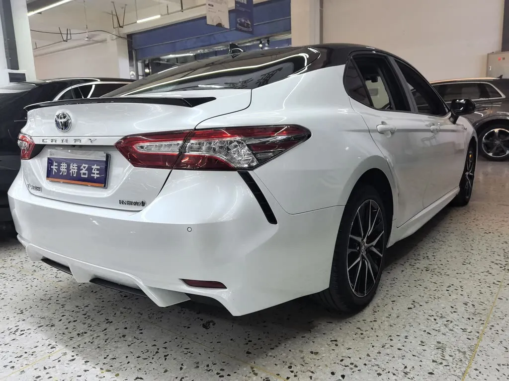 Toyota Camry 2021 из CN, фото 6
