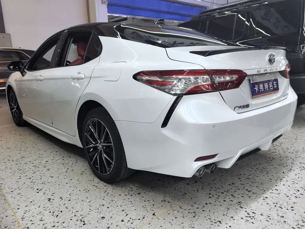 Toyota Camry 2021 из CN, фото 7