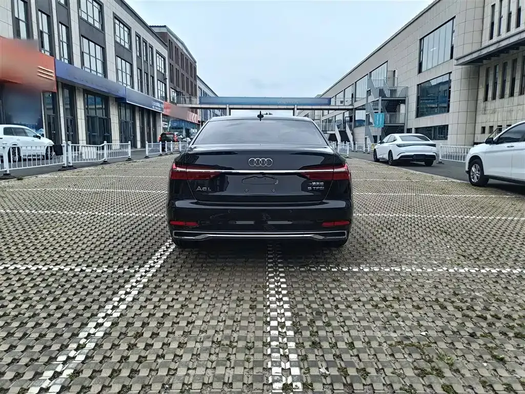 Audi A6L 2024 из CN, фото 6