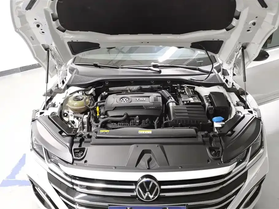 Volkswagen CC 2023 из CN, фото 10