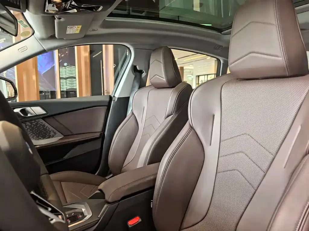 BMW 2 Series 2025 из CN, фото 8