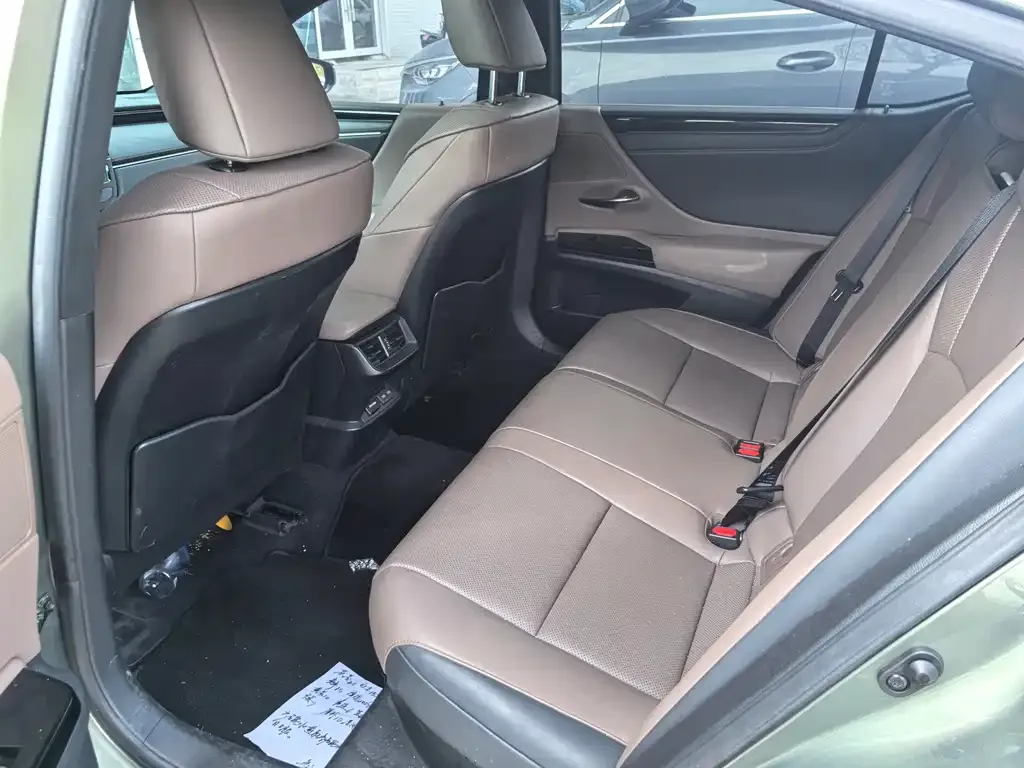 Lexus ES 2024 из CN, фото 5