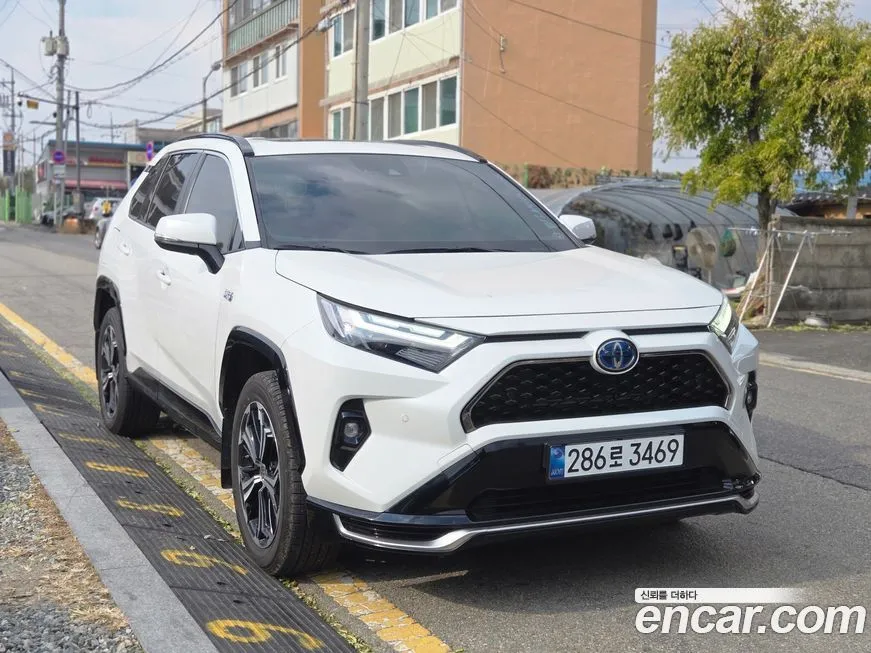 Toyota RAV4 2024 из KR, фото 2