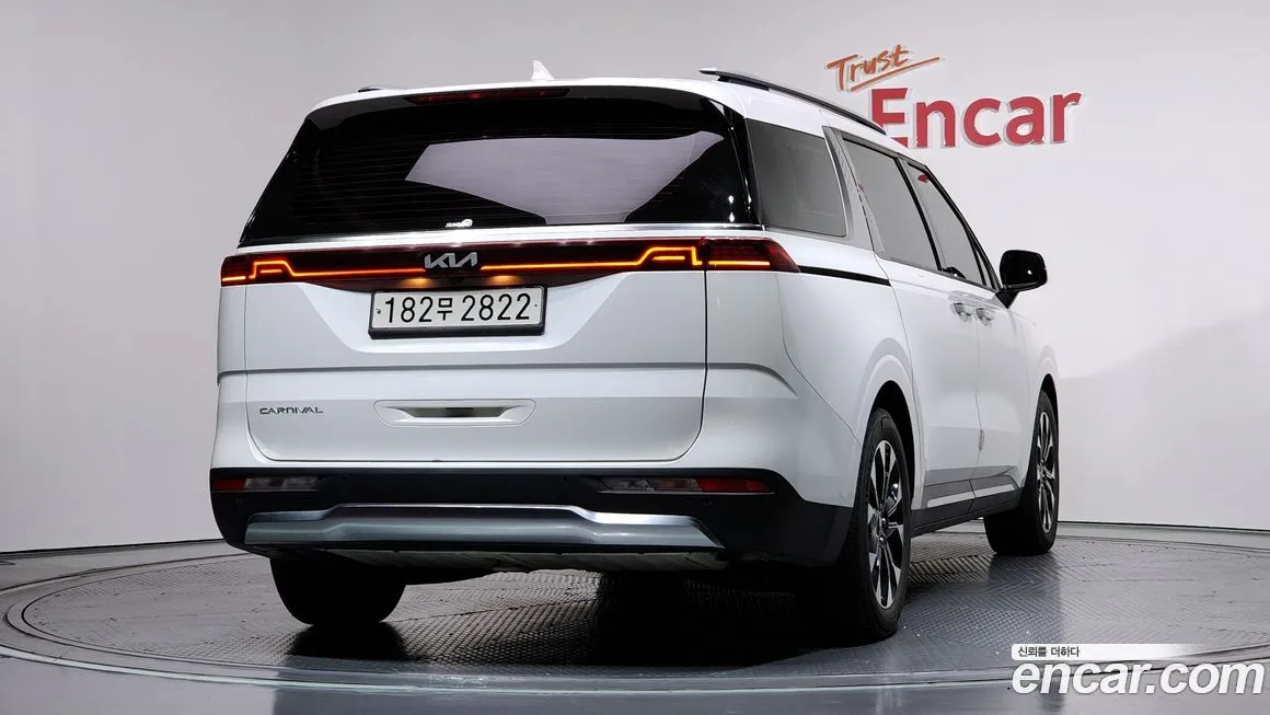 Kia Carnival — фото 2