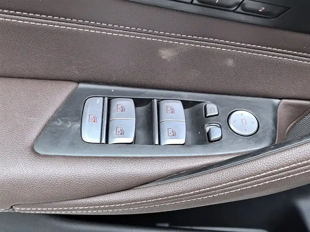 BMW 5 Series 2021 из CN, фото 9