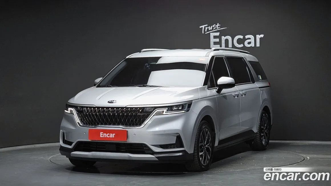 Kia Carnival — фото 1