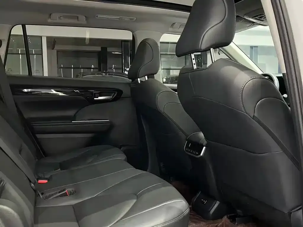 Toyota Highlander 2024 из CN, фото 8