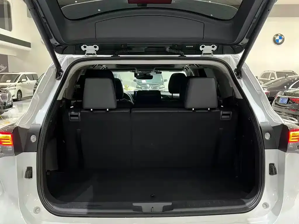 Toyota Highlander 2024 из CN, фото 9