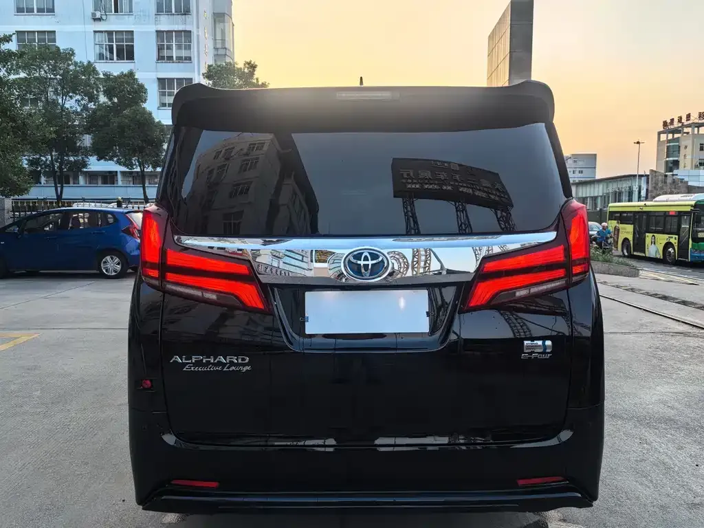 Toyota Alphard 2022 из CN, фото 5
