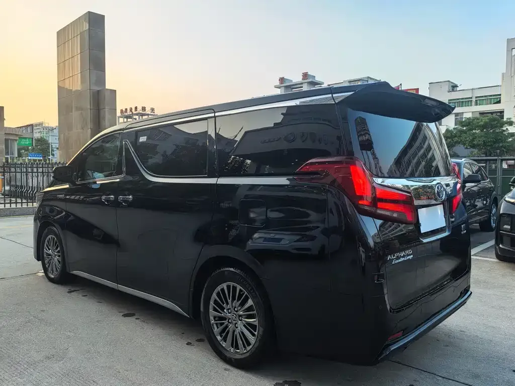 Toyota Alphard 2022 из CN, фото 6
