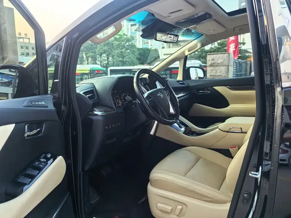 Toyota Alphard 2022 из CN, фото 7