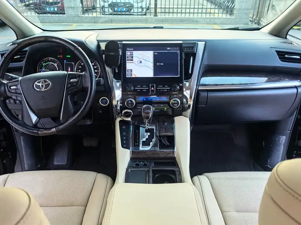 Toyota Alphard 2022 из CN, фото 8