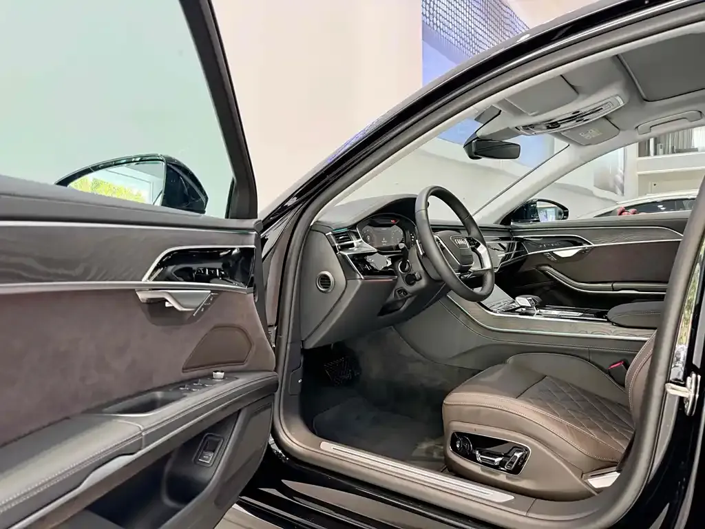 Audi A8 2024 из CN, фото 5