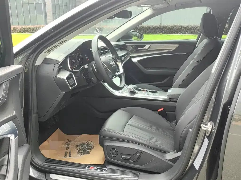 Audi A6 (Import) 2023 из CN, фото 4