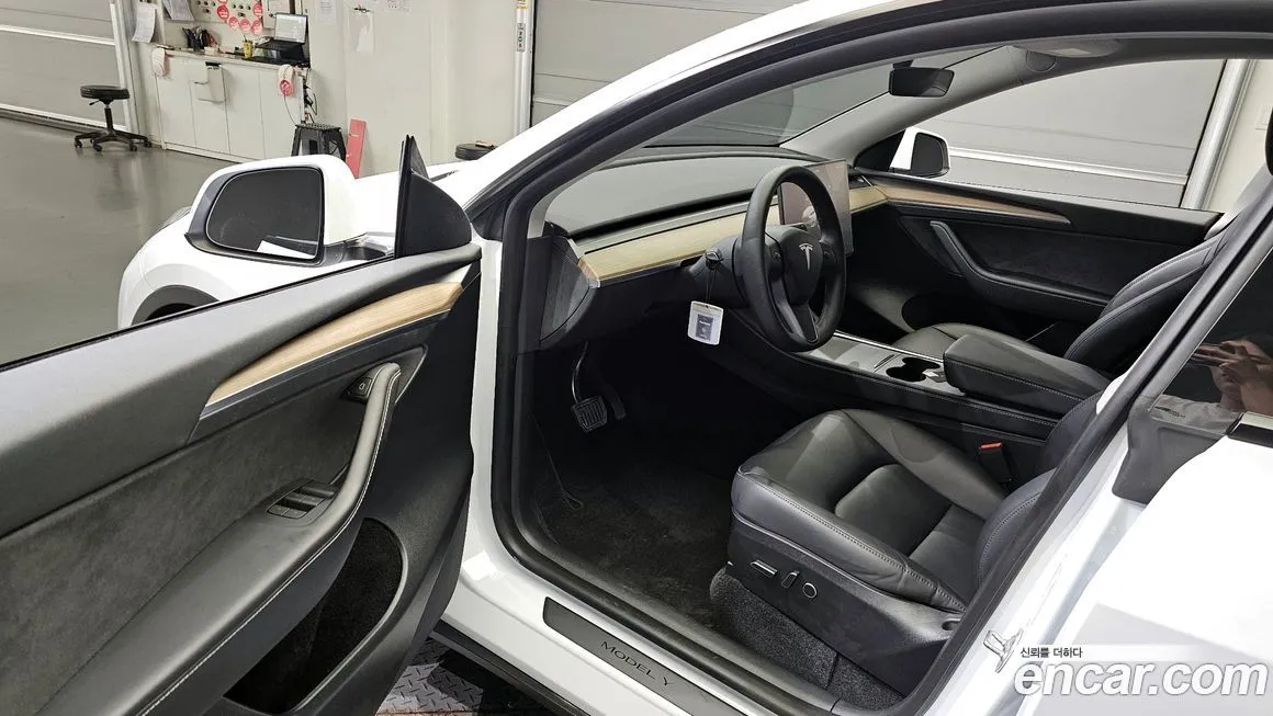 Tesla Model Y 2023 из KR, фото 10