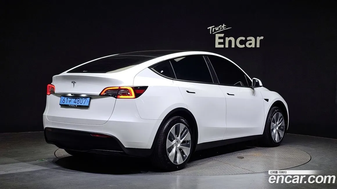 Tesla Model Y 2023 из KR, фото 2