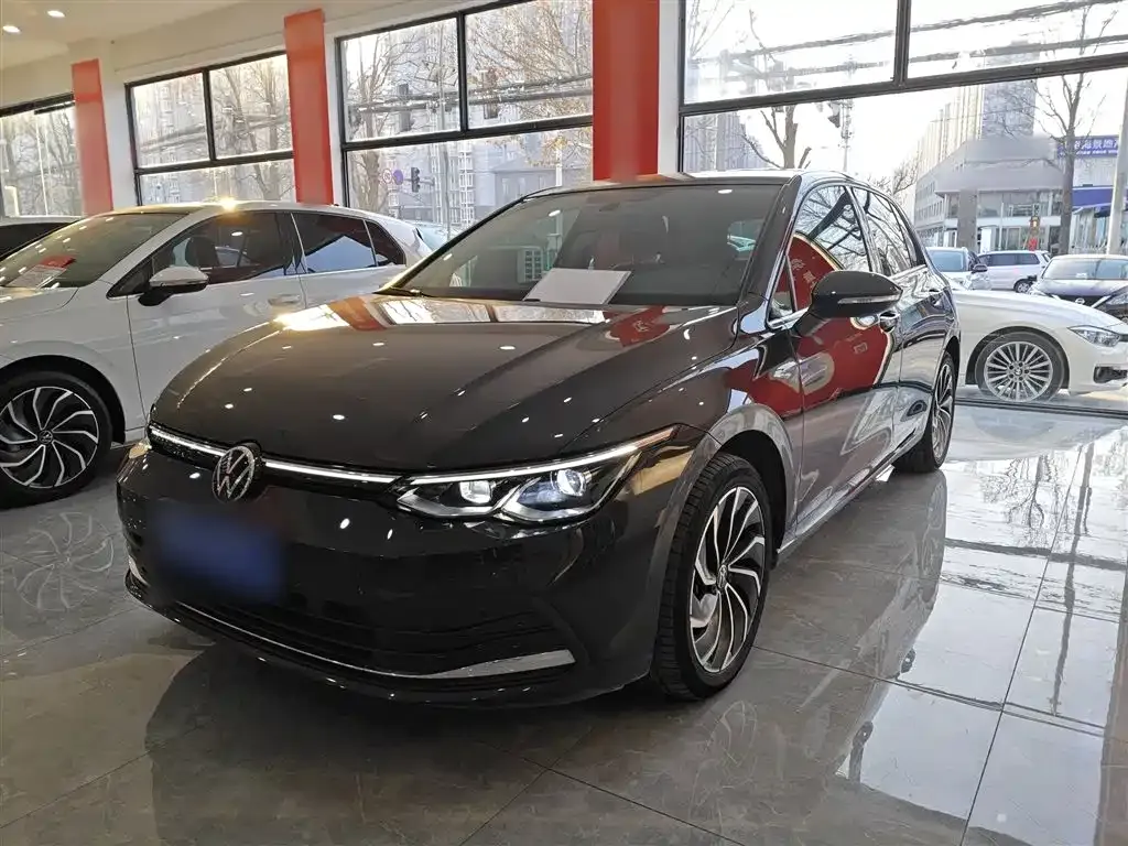 Volkswagen Golf 2023 из CN, фото 1