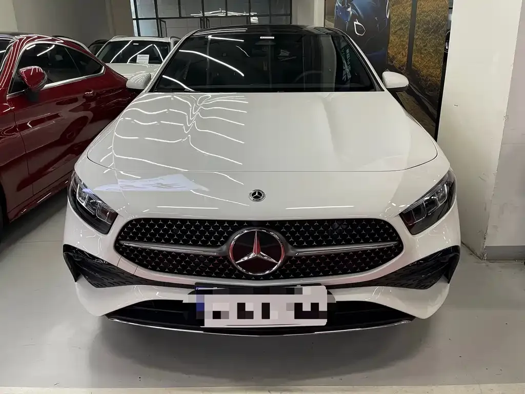 Mercedes-Benz A-Class 2023 из CN, фото 2