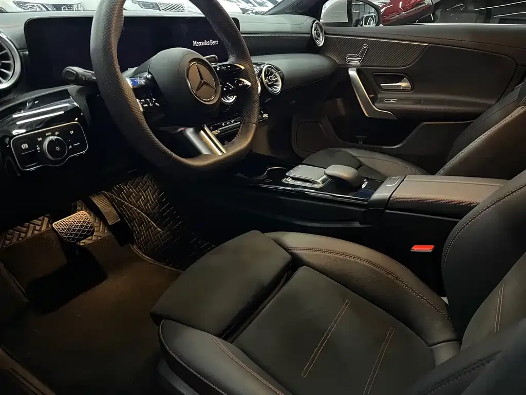Mercedes-Benz A-Class 2023 из CN, фото 5