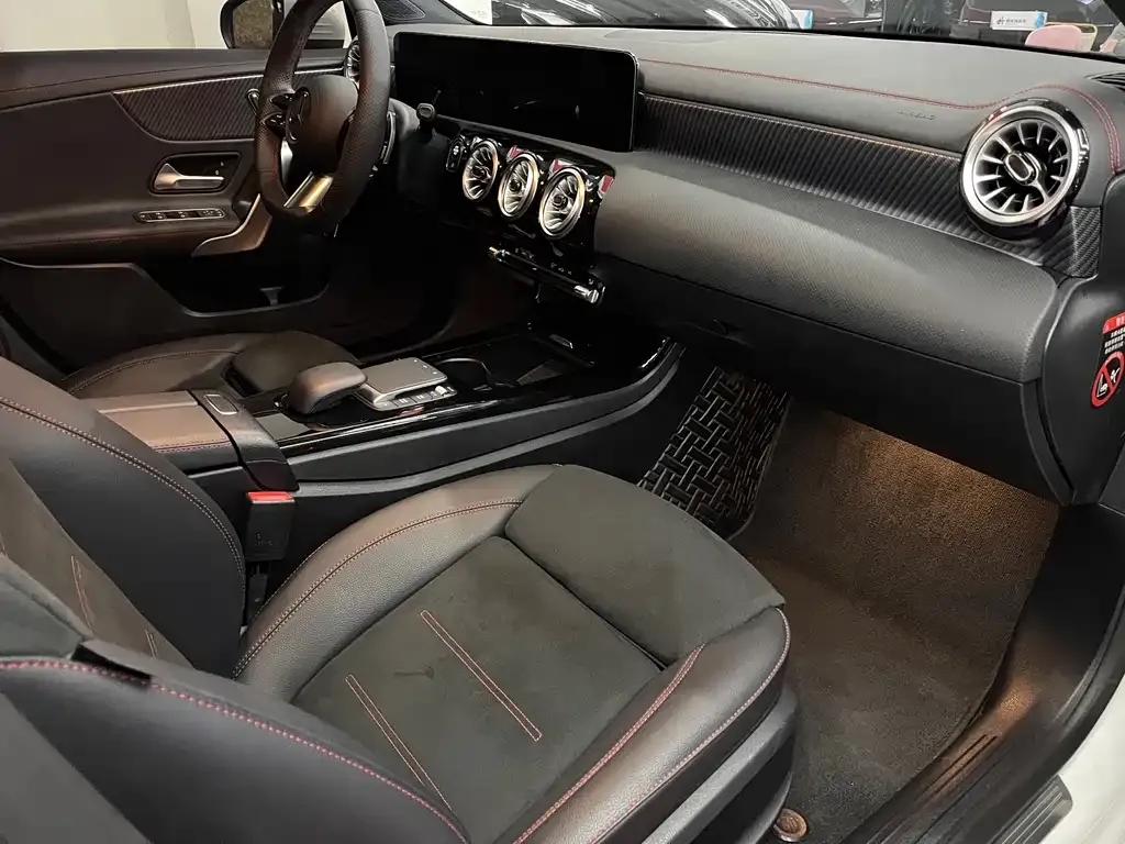 Mercedes-Benz A-Class 2023 из CN, фото 7