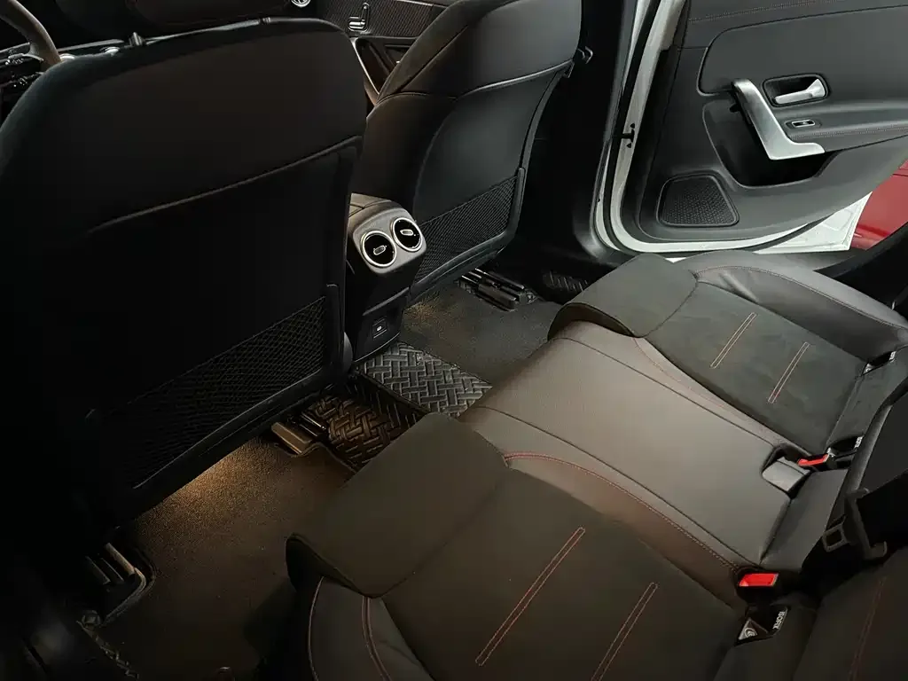 Mercedes-Benz A-Class 2023 из CN, фото 8