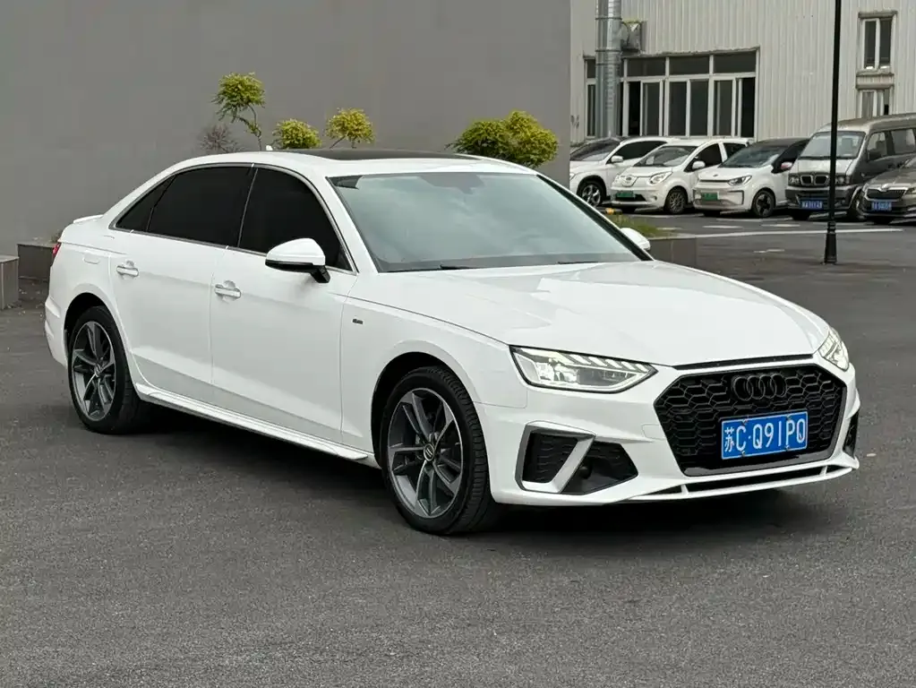 Audi A4L 2022 из CN, фото 1
