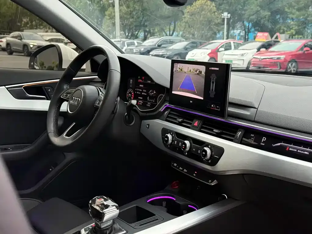Audi A4L 2022 из CN, фото 6