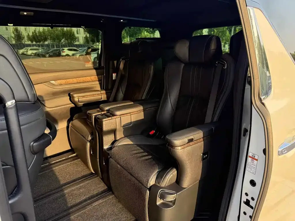 Toyota Vellfire 2021 из CN, фото 10