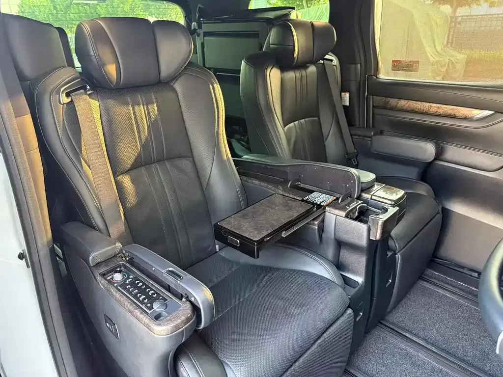 Toyota Vellfire 2021 из CN, фото 7