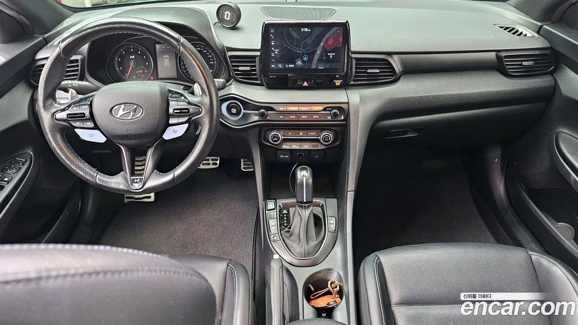 Hyundai Veloster — фото 7