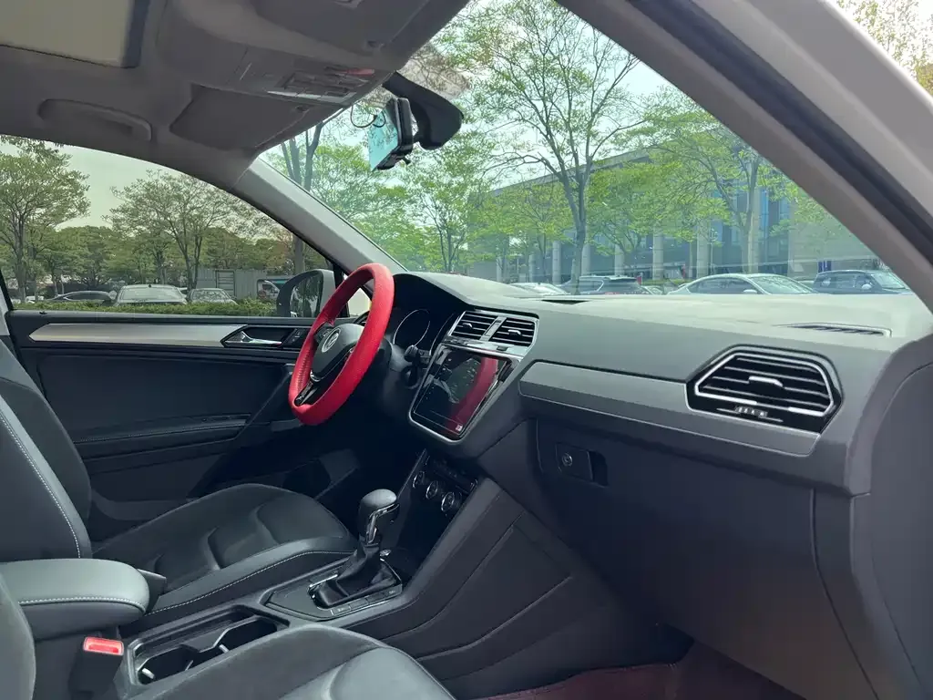 Volkswagen Tiguan L 2021 из CN, фото 7