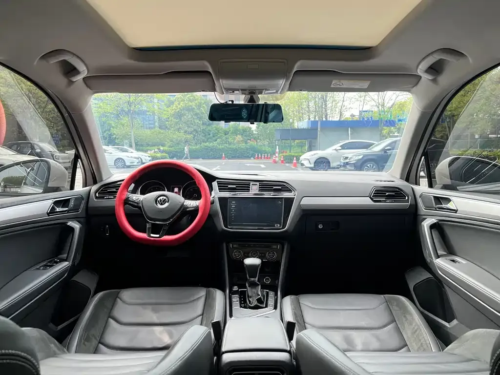 Volkswagen Tiguan L 2021 из CN, фото 8