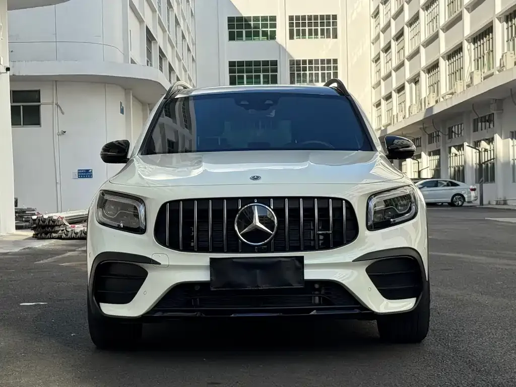 Mercedes-Benz GLB AMG — фото 2
