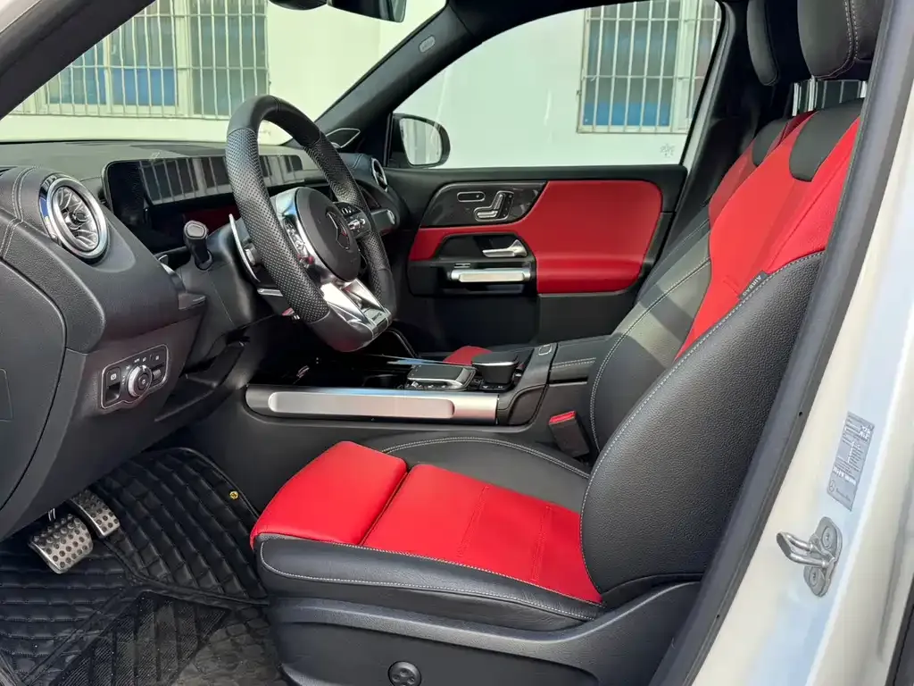 Mercedes-Benz GLB AMG — фото 3