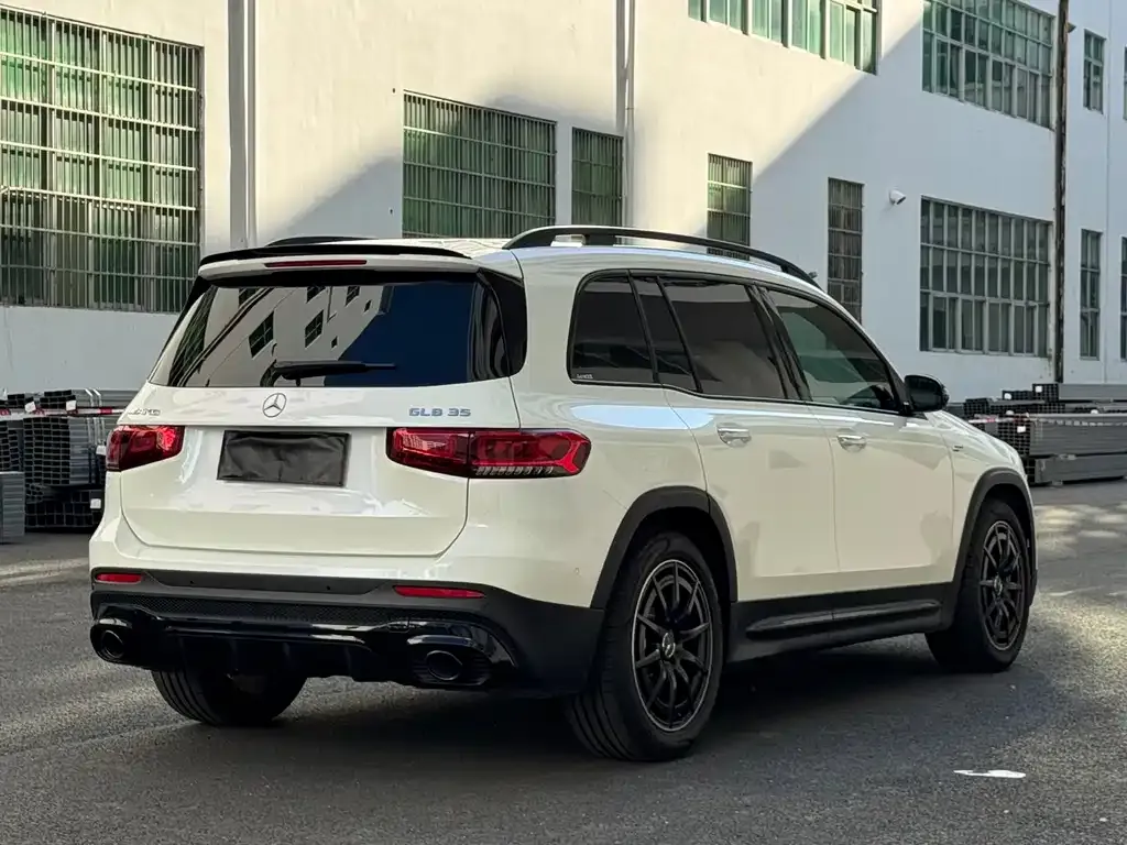 Mercedes-Benz GLB AMG — фото 9