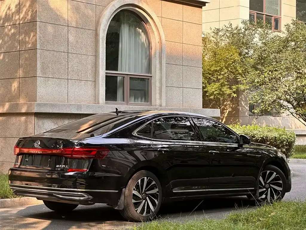 Volkswagen Passat — фото 10