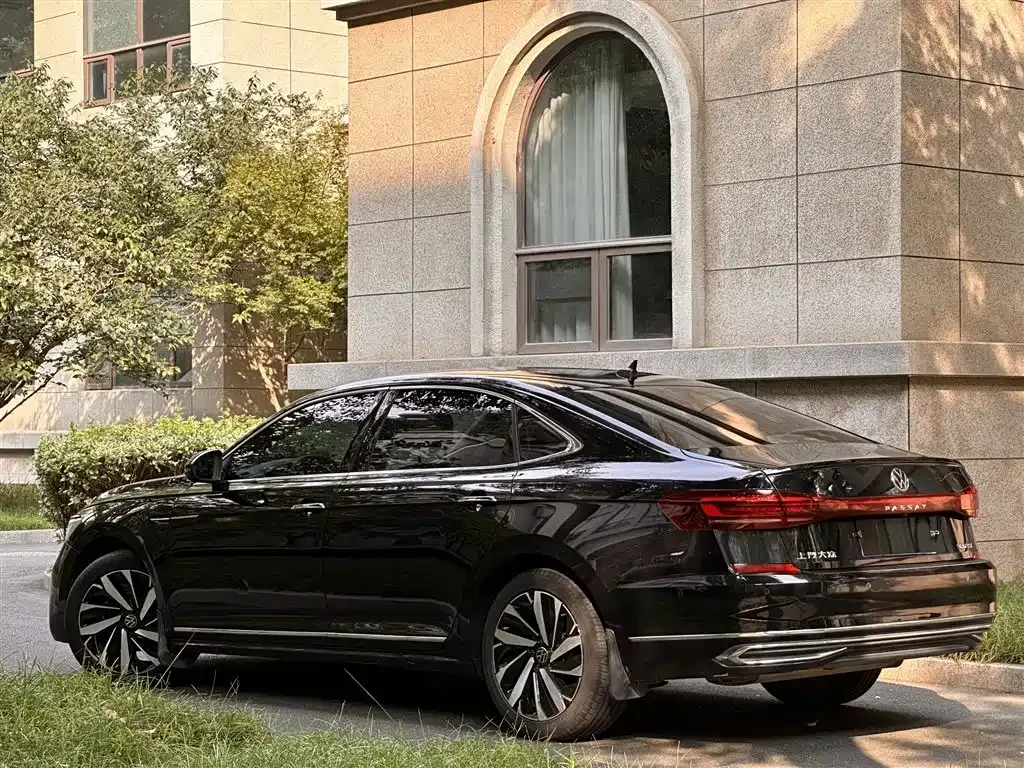 Volkswagen Passat — фото 7