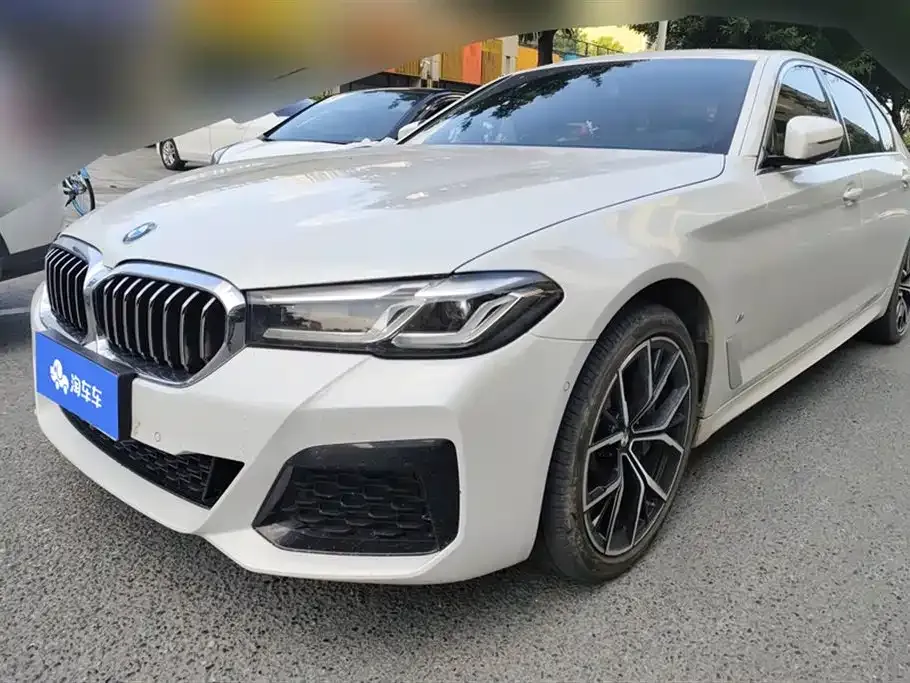 BMW 5 Series — фото 1