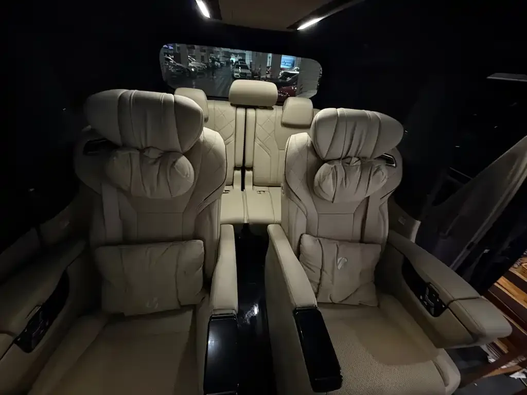 Toyota Alphard — фото 9