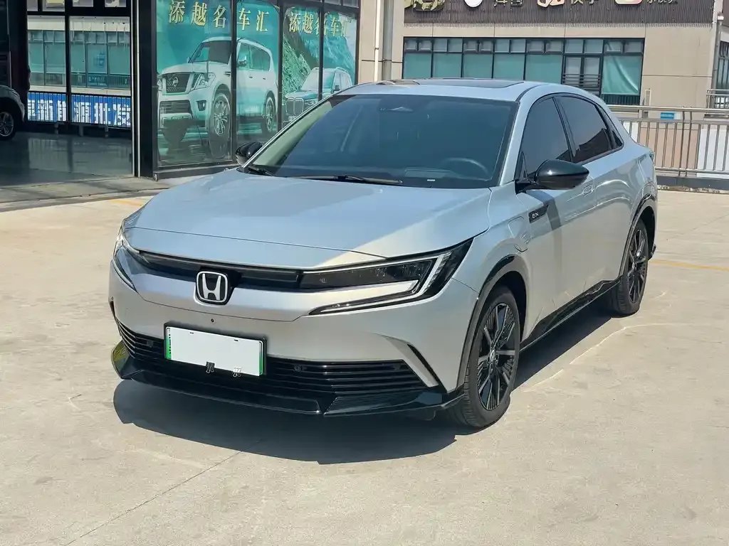 Honda e:NP2 — фото 1