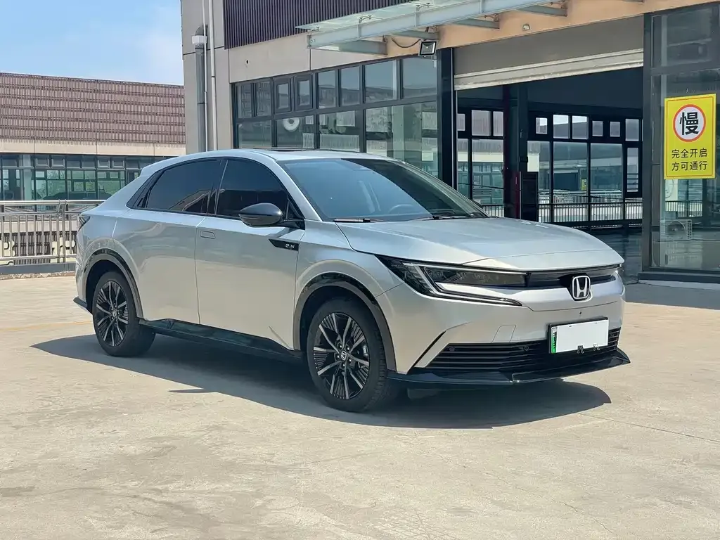 Honda e:NP2 — фото 3