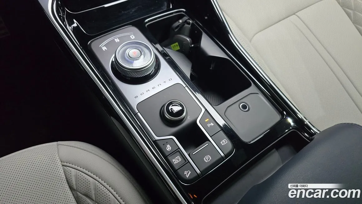 Kia Sorento — фото 9