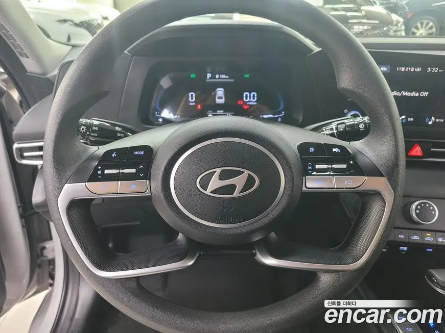 Hyundai AVANTE — фото 3