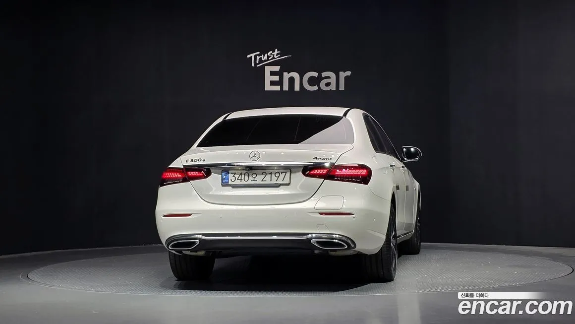 Mercedes-Benz E-Class — фото 4