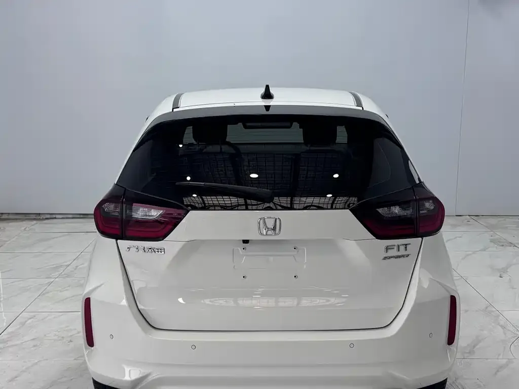 Honda Fit — фото 5