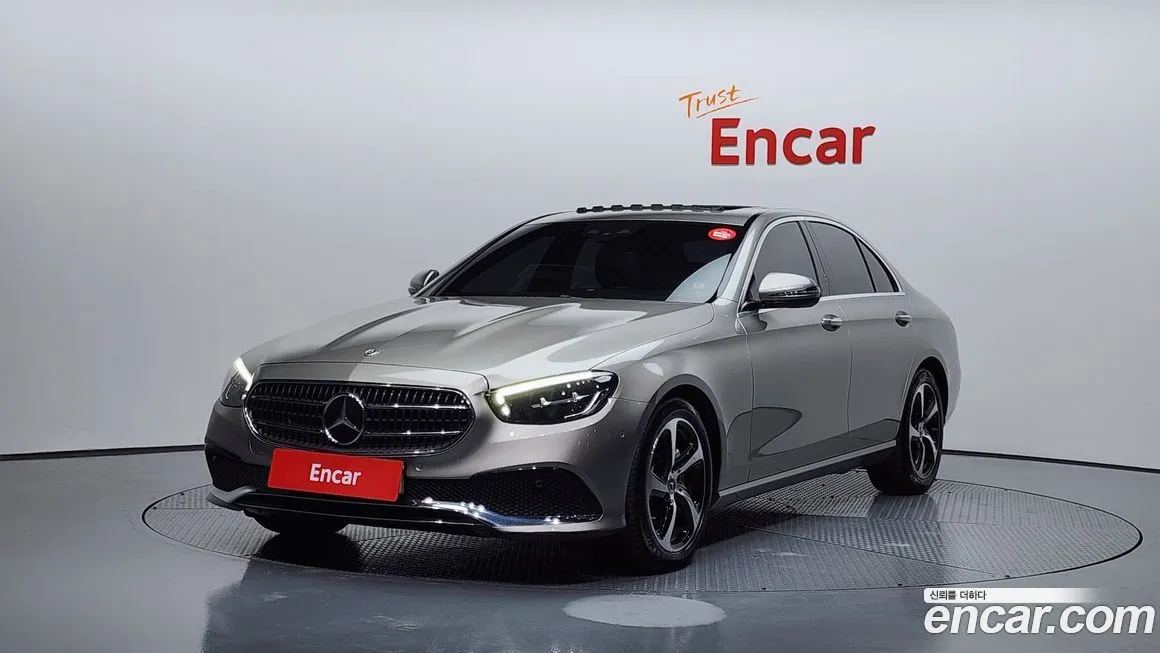 Mercedes-Benz E-Class — фото 1