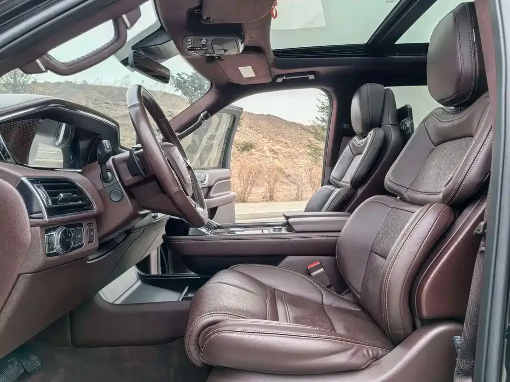 Lincoln Navigator — фото 9