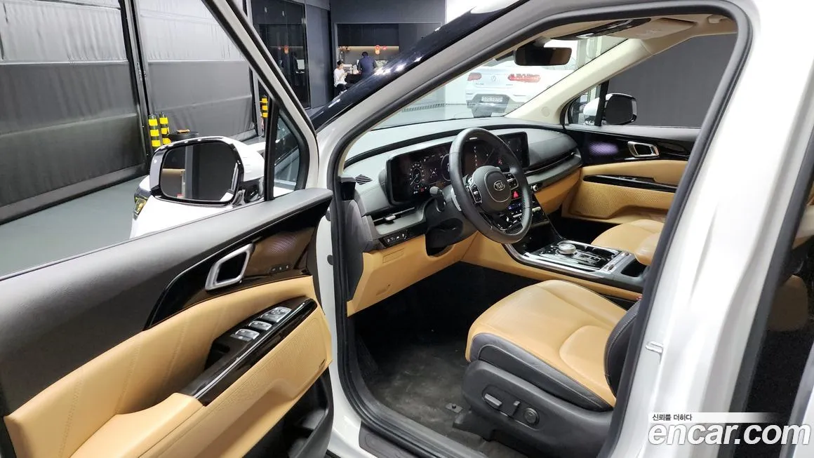 Kia Carnival — фото 10