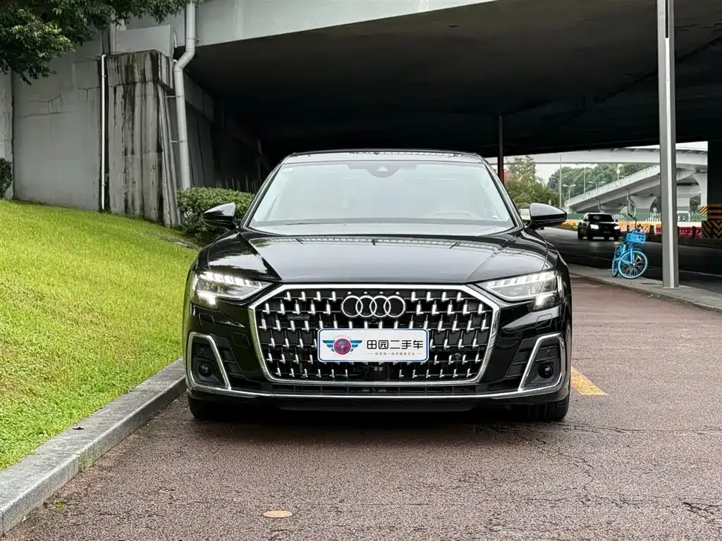 Audi A8 — фото 2
