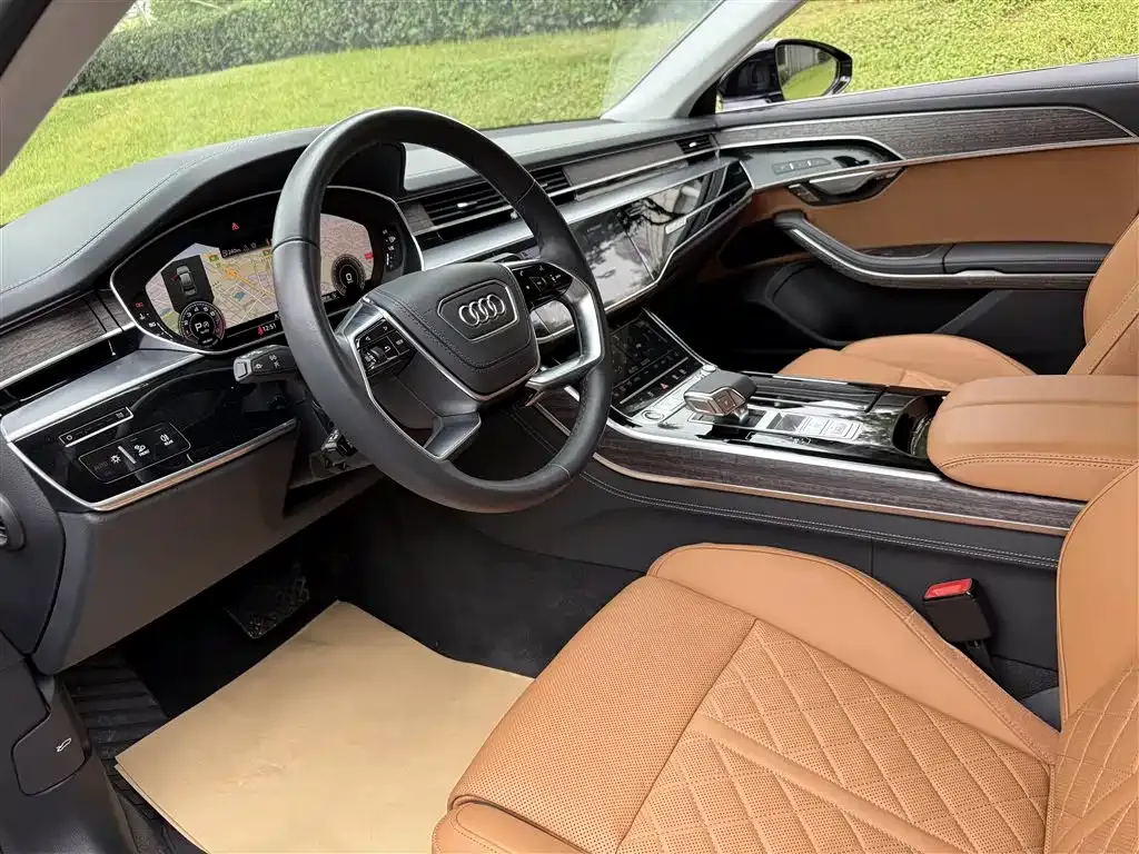 Audi A8 — фото 7